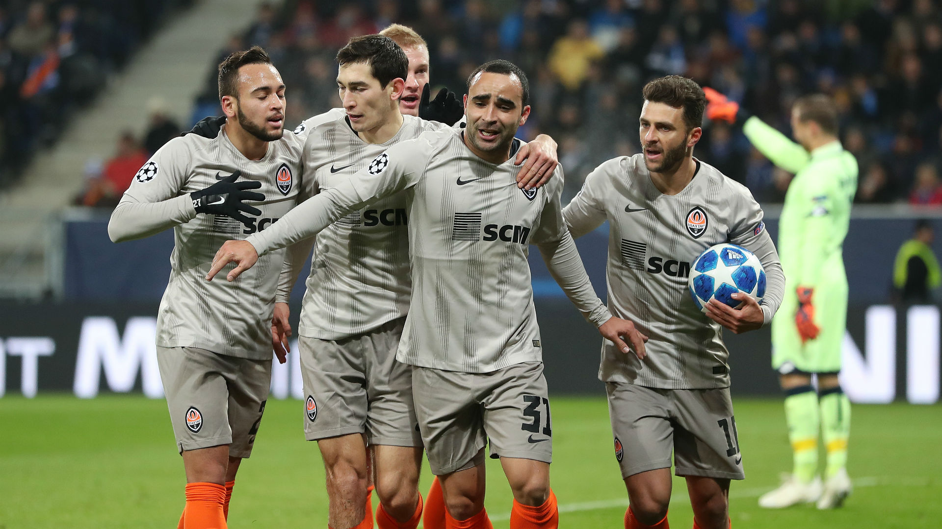 Stoppage-Time Winner Keeps Shakhtar Donetsk's Last-16 Hopes Alive