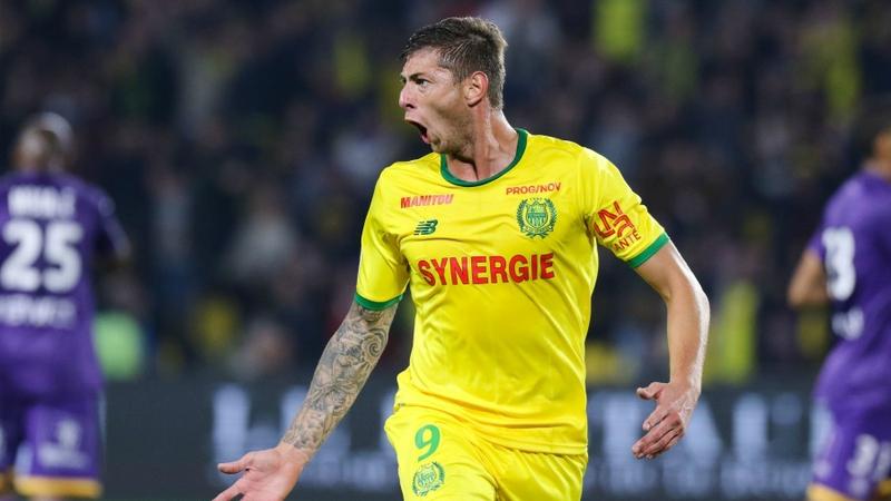 Les recherches ont repris pour l'avion de Sala