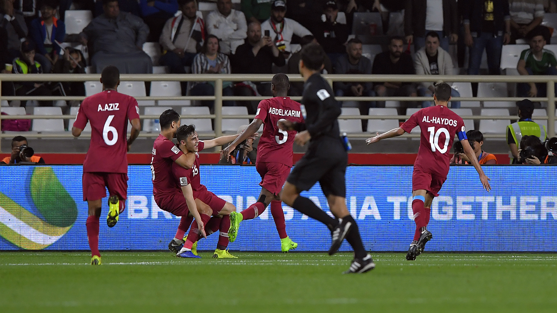 Qatar books quarter-final spot with win over Iran