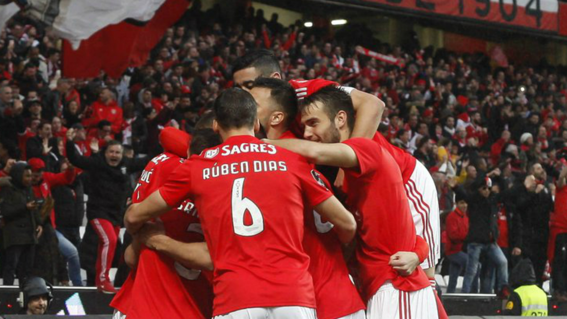 Benfica demolishes Nacional 10-0