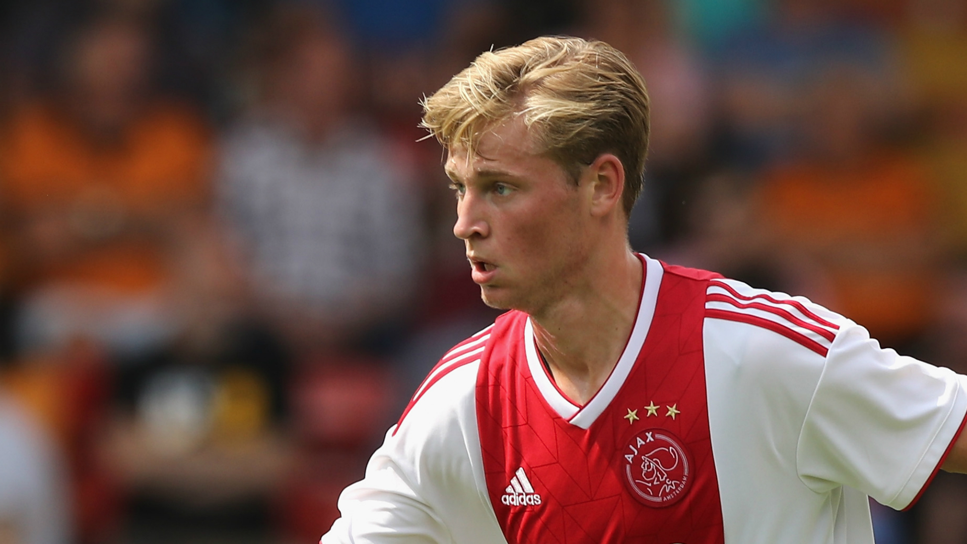 De Jong: Barça have asked me to ensure Ajax eliminate Madrid