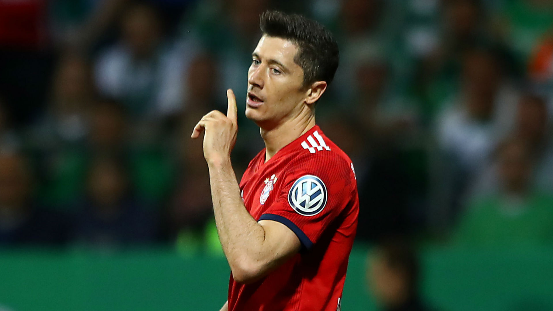 Werder Bremen 2 Bayern Munich 3: Lewandowski double sends Kovac's men into final
