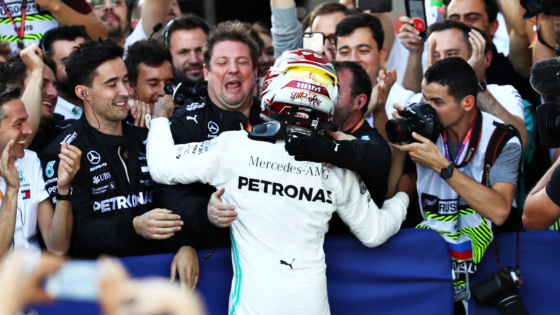 Hamilton taking one race at a time after 'incr | beIN SPORTS