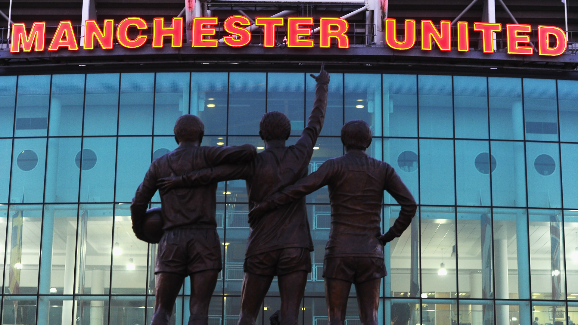 Report: Saudi Crown Prince to Make Man United Bid