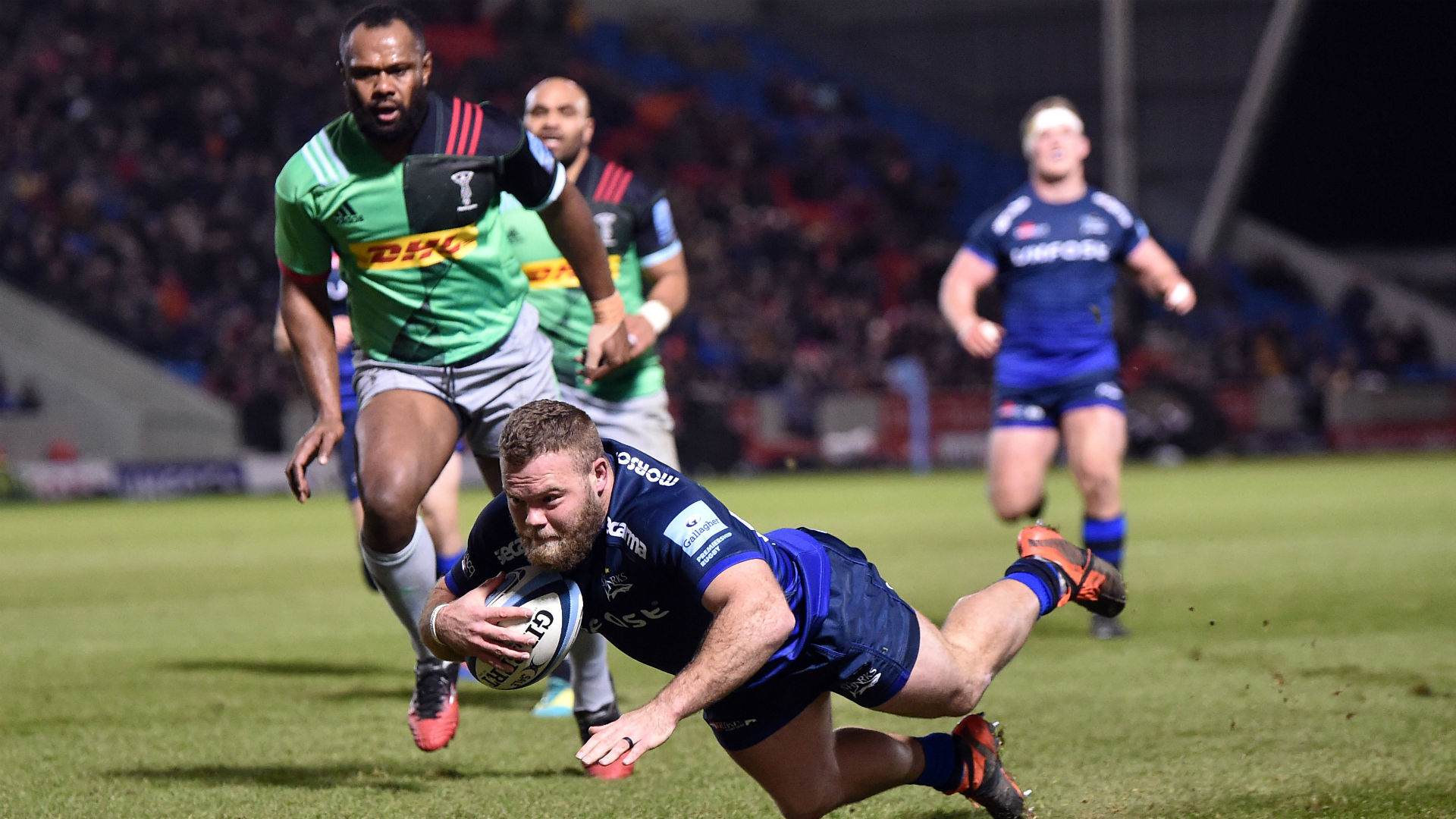 Sharks hit sorry Quins for six