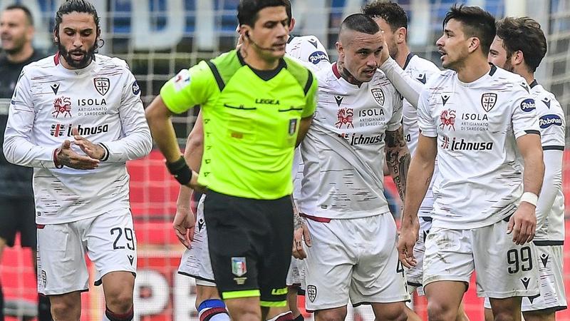 Cagliari players give up month's salary to avoid team layoffs