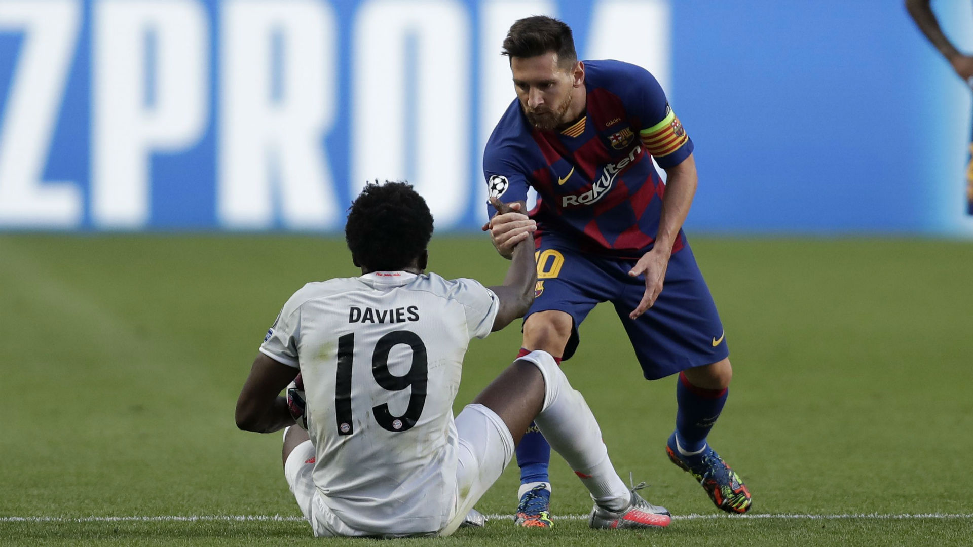 Davies: Messi Wouldn't Give Me His Shirt