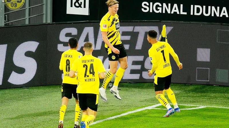 El Dortmund domina golea al Schalke (3-0)
