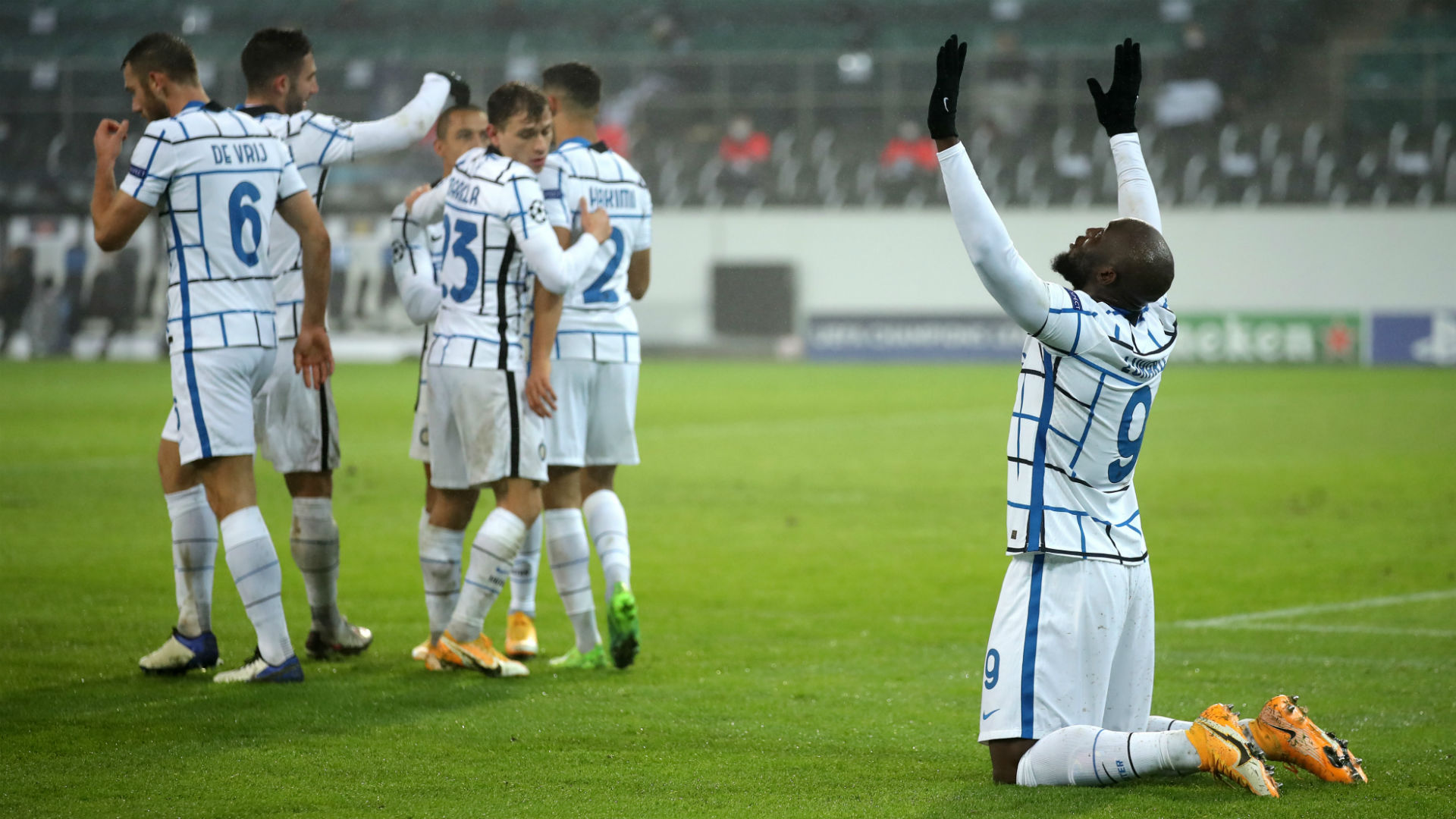 Borussia Monchengladbach 2-3 Inter: Lukaku keeps Nerazzurri's last-16 hopes alive