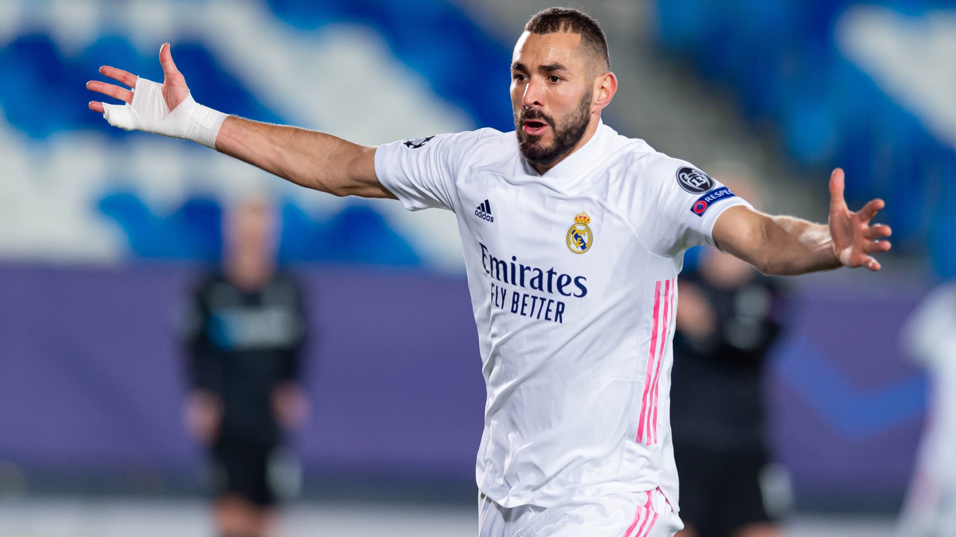Real Madrid 2-0 Borussia Monchengladbach: Benzema seals progress to spare Zidane