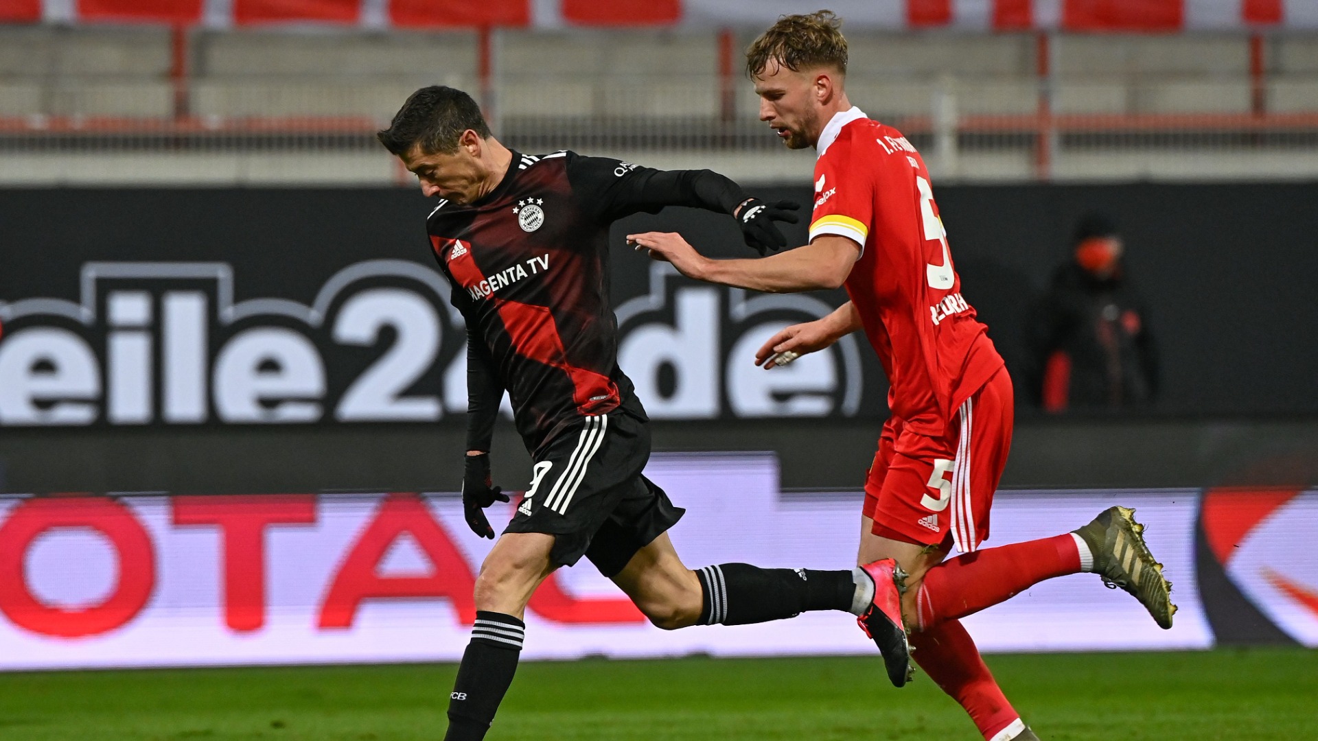 Union Berlin 1-1 Bayern Munich: Lewandowski leveller rescues champions