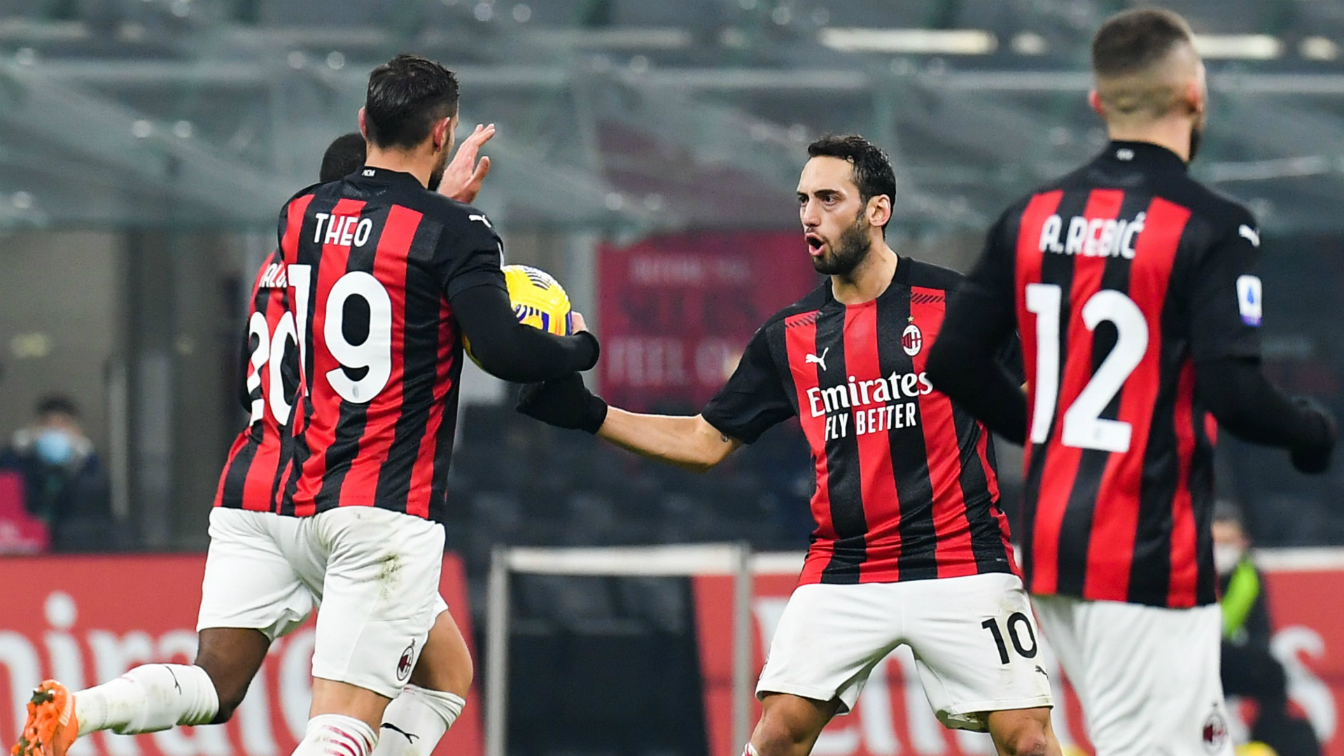 Milan 2-2 Parma: Hernandez brace keeps Serie A leaders' unbeaten record intact