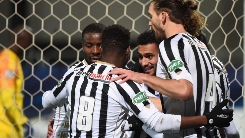 أنجيه وسوشو آخر المتأهلين في كأس فرنسا