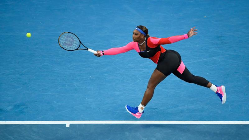 Serena downs Halep to make Australian Open semi-finals