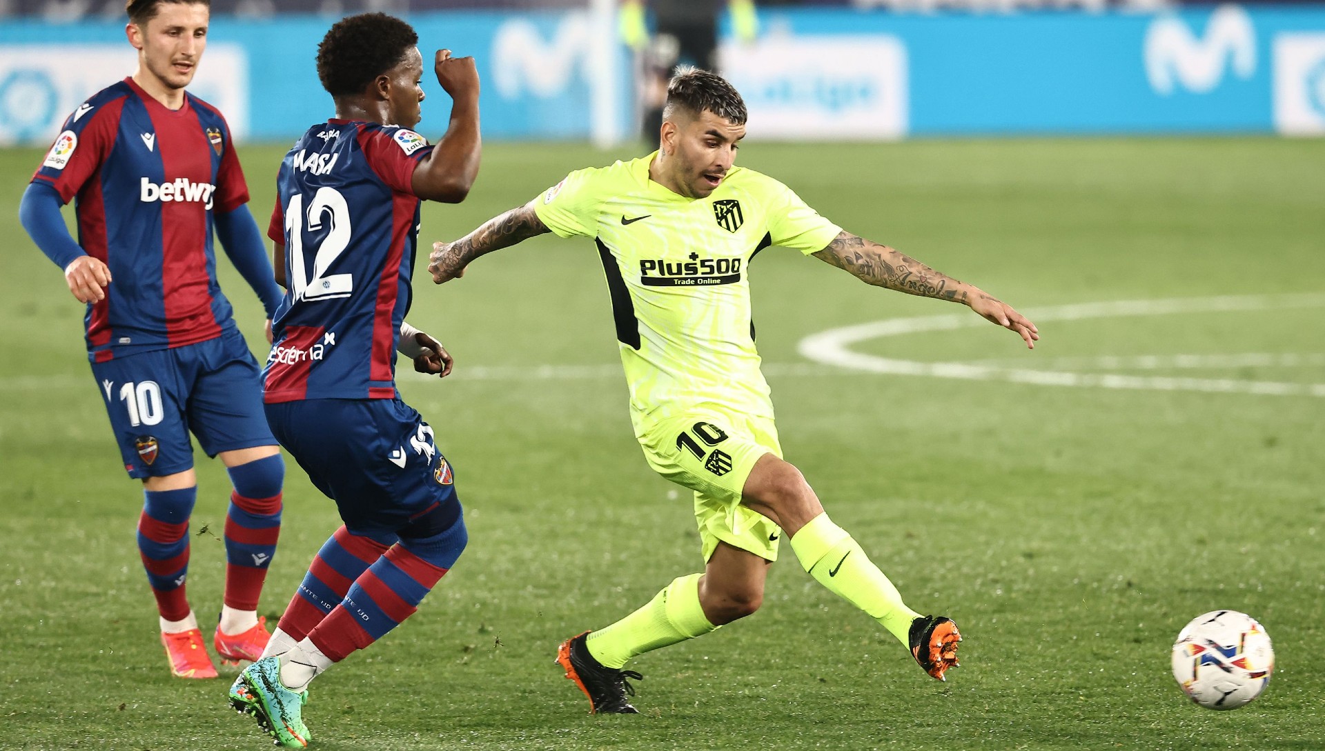 Levante 1-1 Atletico Madrid: Leaders held after astonishing Correa miss