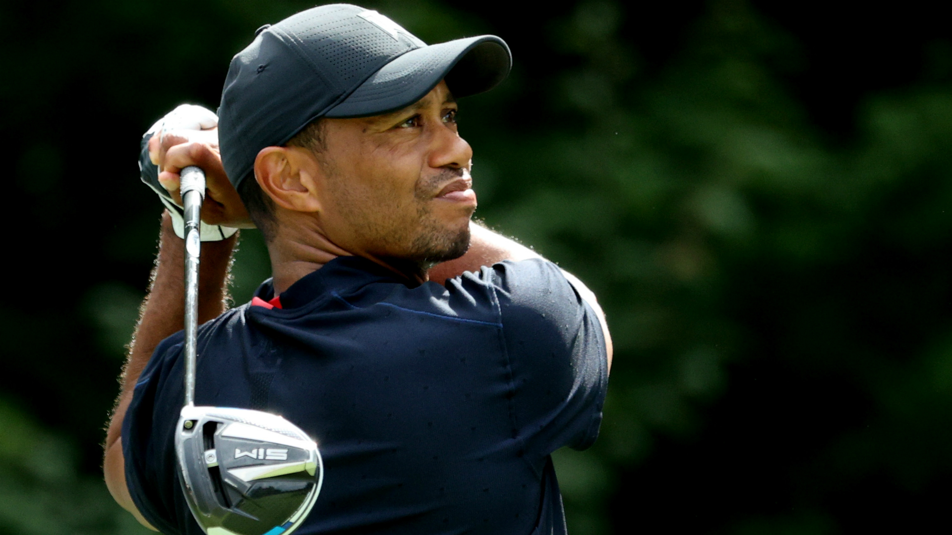 BREAKING NEWS: Tiger Woods taken to hospital after vehicle collision