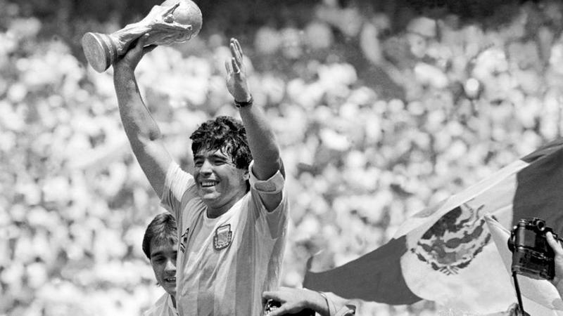 Nada es claro tres meses después de la muerte de Maradona