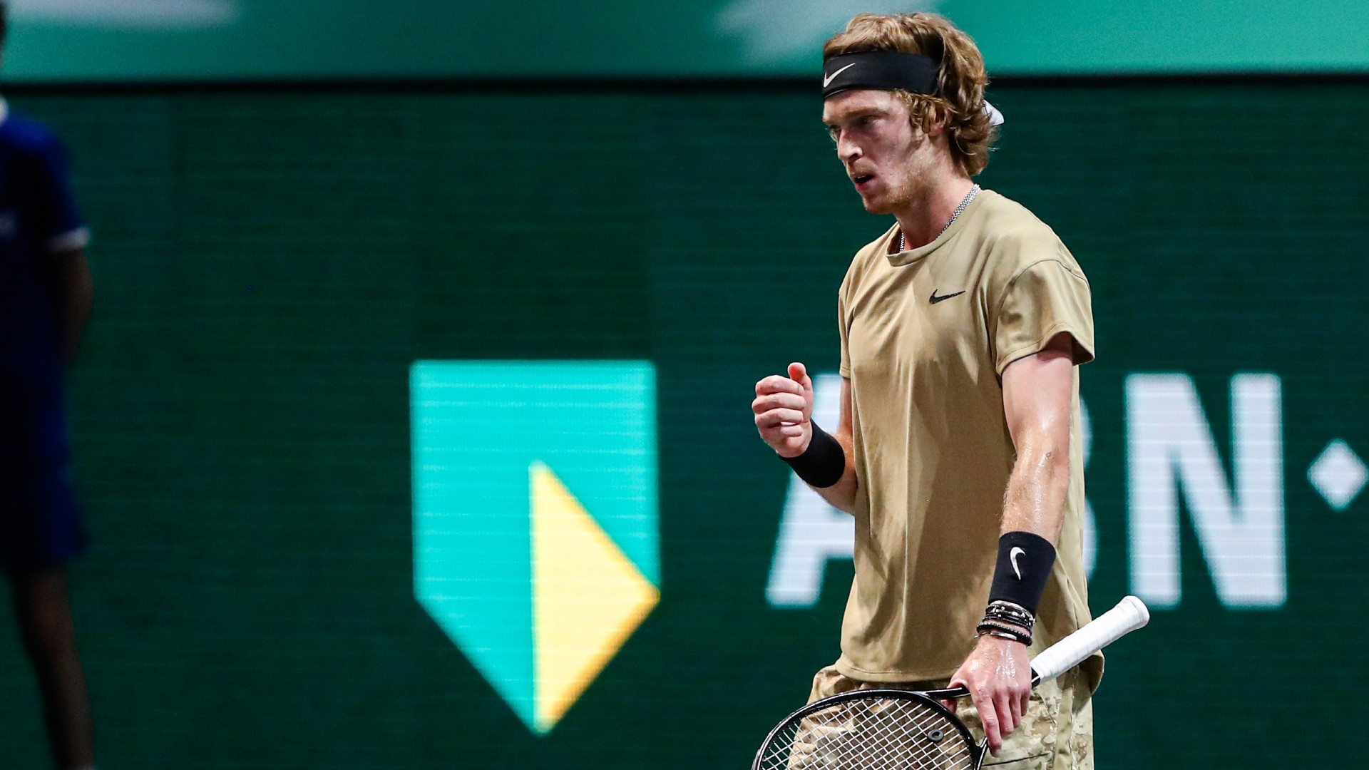 Rublev continues remarkable streak to set up Fucsovics final
