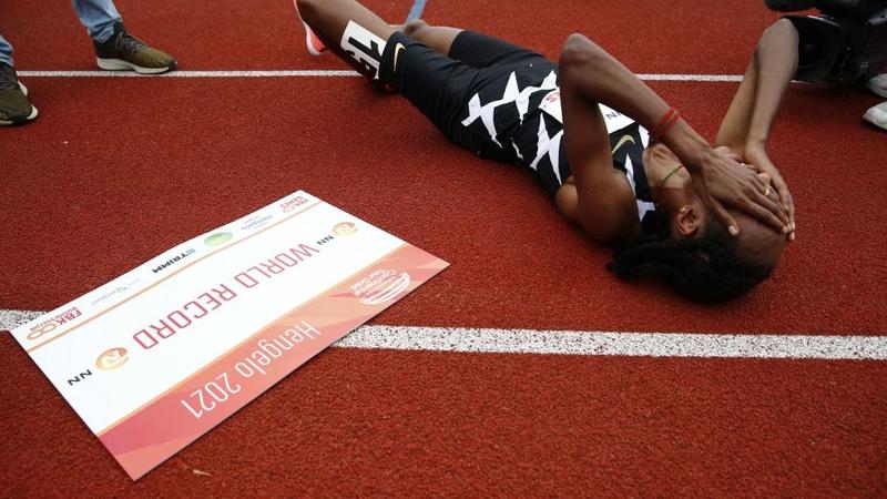 Sifan Hassan sets new women's 10,000m world record