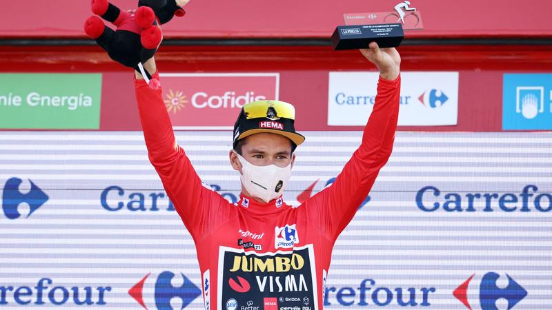 Vuelta a Espana: Roglic back in red as Cort clinches stage six