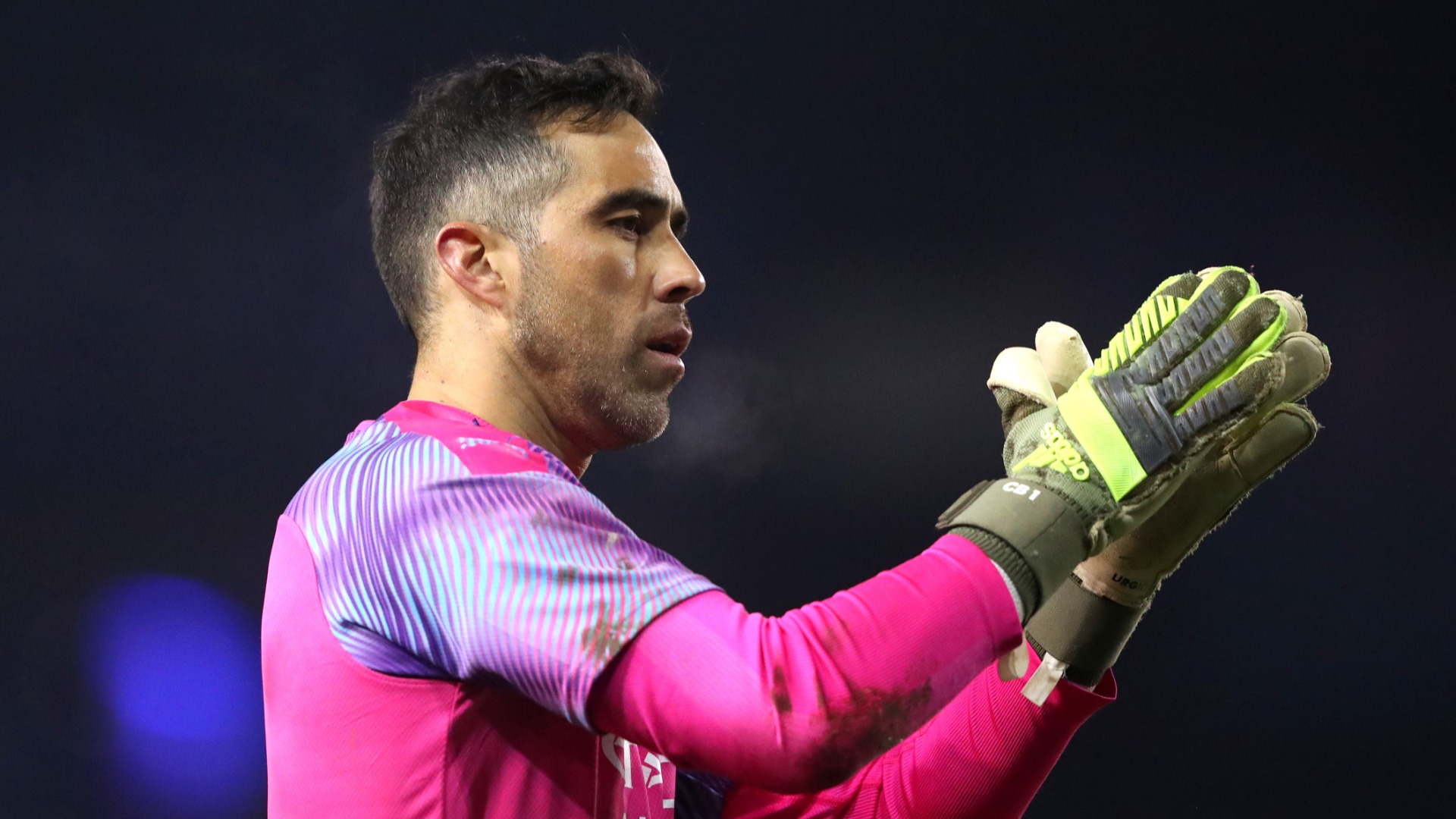 Claudio Bravo: "The Whole Team Is Working Incredibly Hard"