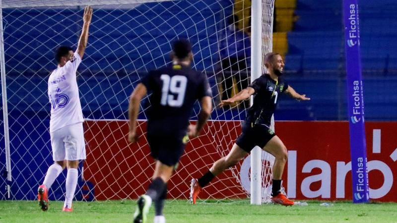 Jamaica le pega a Honduras en San Pedro Sula