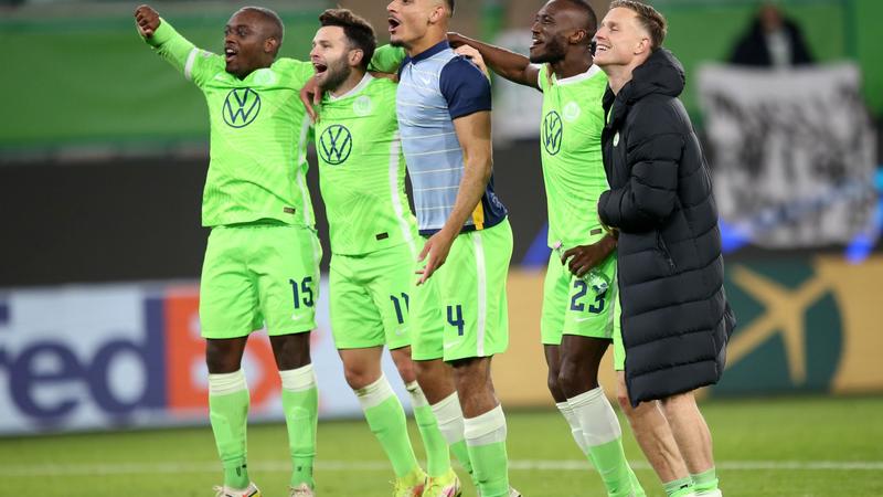 Wolfsburg keeps the group G open with win against RB Salzburg