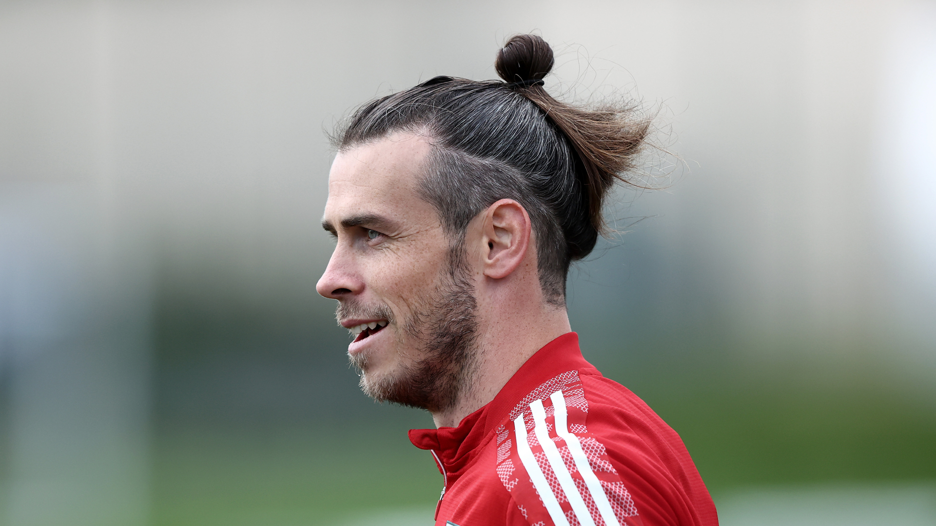 Bale declares himself fit to earn 100th Wales cap
