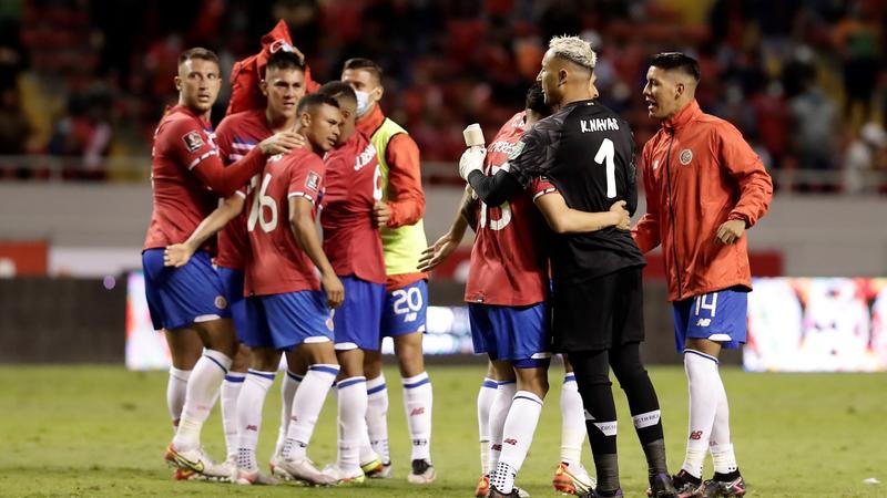 Costa Rica vence a Honduras en el último minuto