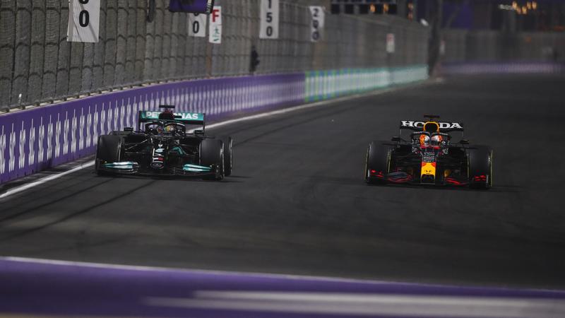 Hamilton edges Verstappen in chaotic Saudi GP to send title race to wire