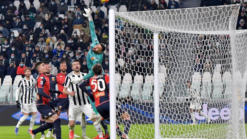 Gol olímpico de Cuadrado en triunfo de Juventus sobre Genoa