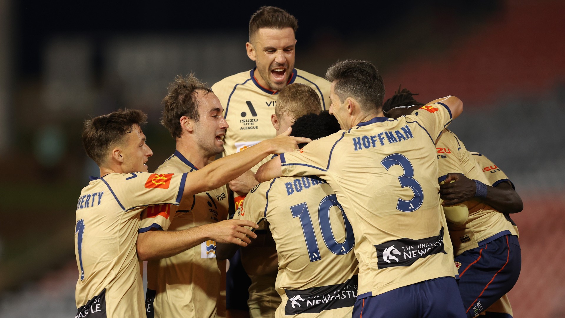 Jets fly high as Phoenix suffers in Newcastle