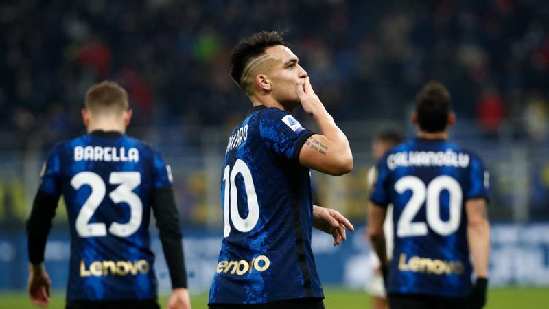 Serie A : l'Inter fait le show face à Cagliari et devient leader