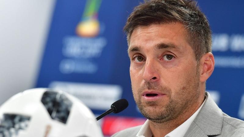 Uruguay name Diego Alonso to replace iconic coach Tabarez