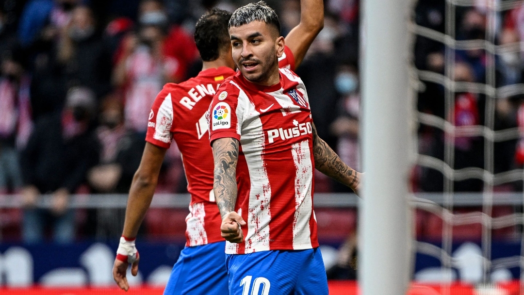 Китчи атлетико прямая трансляция. Хермосо атлетико борода. Атлетико мадрид кадис. Месси в атлетико мадрид. Атлетико сельта симеоне.