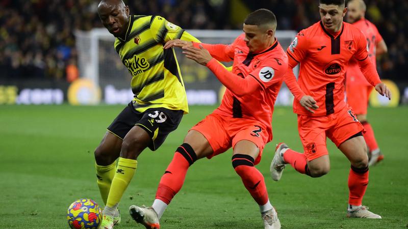 Sargent leads Norwich out of relegation zone