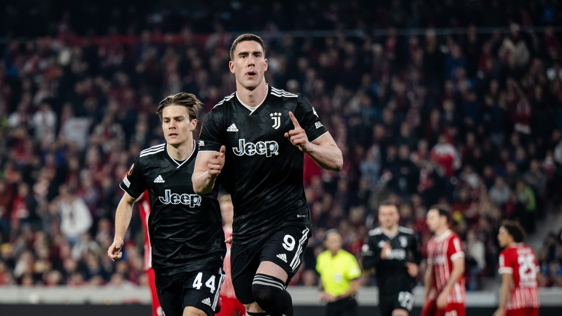 Juventus powers past Freiburg to progress