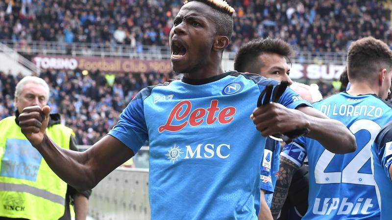 Serie A : La bande à Osimhen et Kvara écrase le Torino