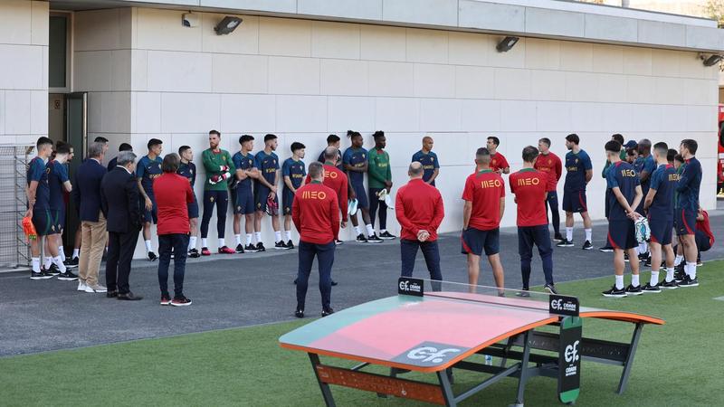 Roberto Martínez dirige su primer entrenamiento con Portugal