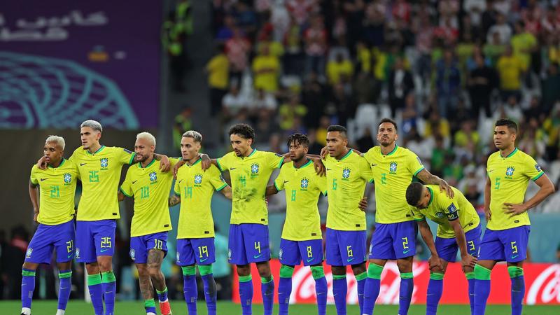 Brésil : le superbe hommage de la Seleçao pour Pelé à l’occasion du match contre le Maroc !