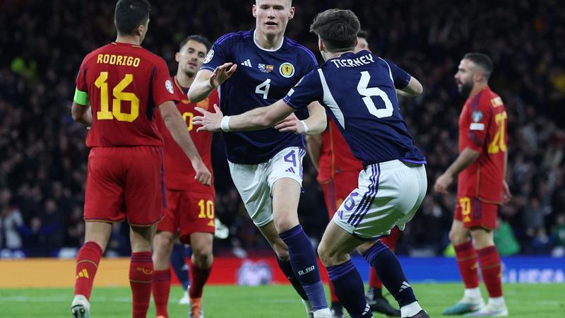 ماكتوميني يقود اسكتلندا لفوز مبهر على إسبانيا