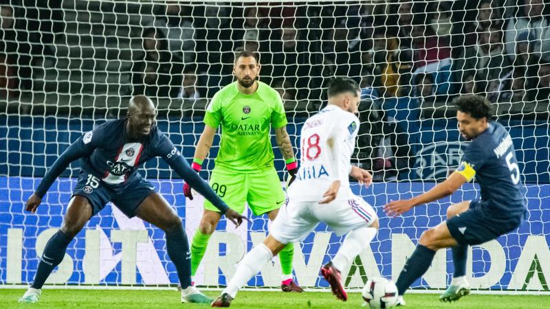 ليون يعود بالنقاط من أرض باريس سان جيرمان