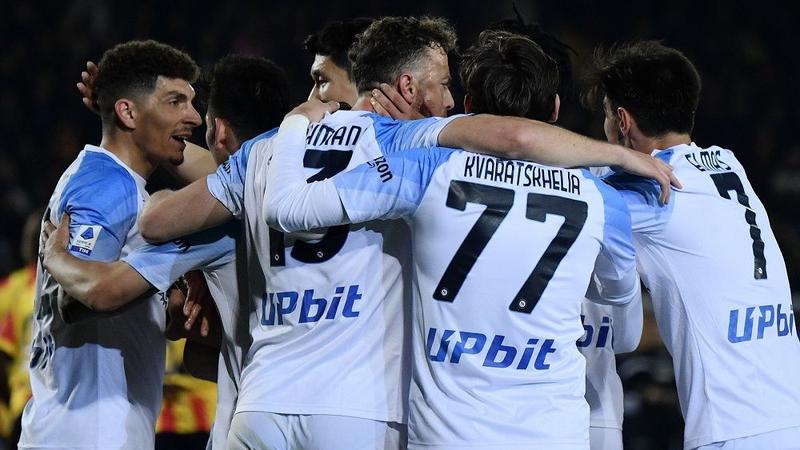 Nervy Napoli squeeze past Lecce ahead of Milan showdown