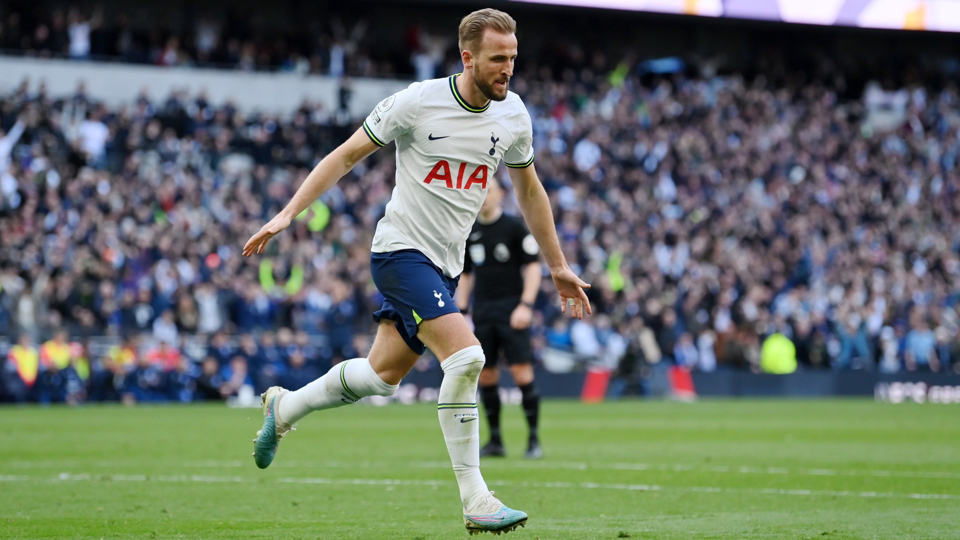 Kane and Son shine as Tottenham secures victory