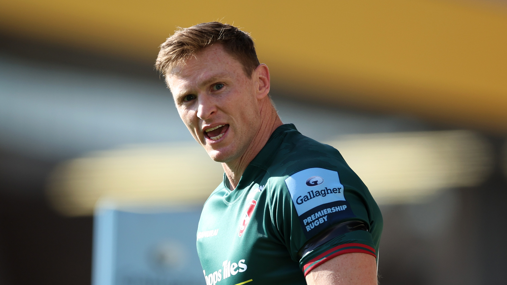Former England rugby star Ashton to retire