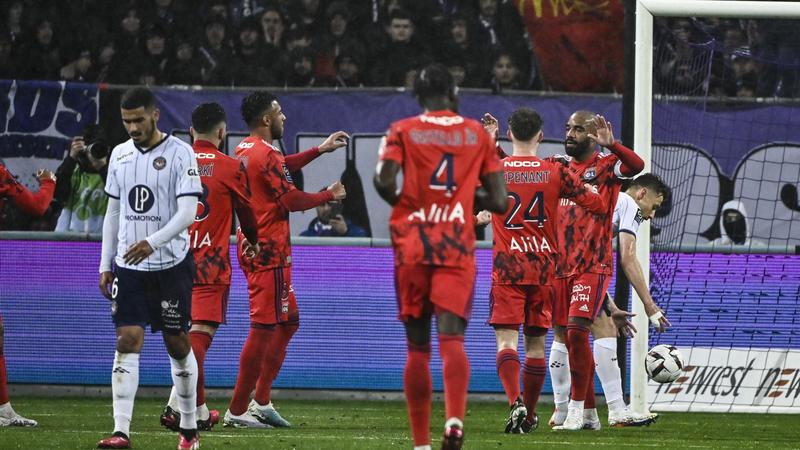 ليون يواصل انتصاراته