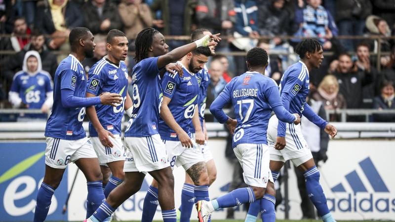 Estrasburgo vence 3-1 en casa al Ajaccio