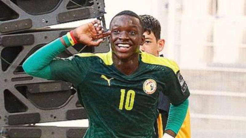 Senegal remain undefeated with a 3-0 victory over Algeria