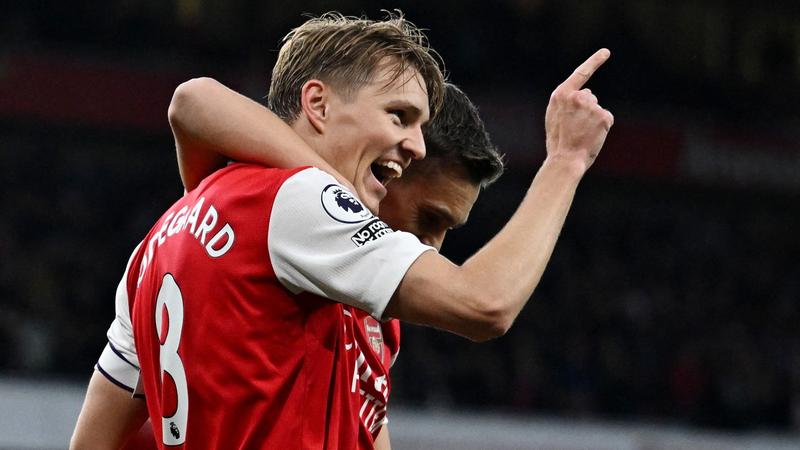 Arsenal back on top of Premier League after beating Chelsea