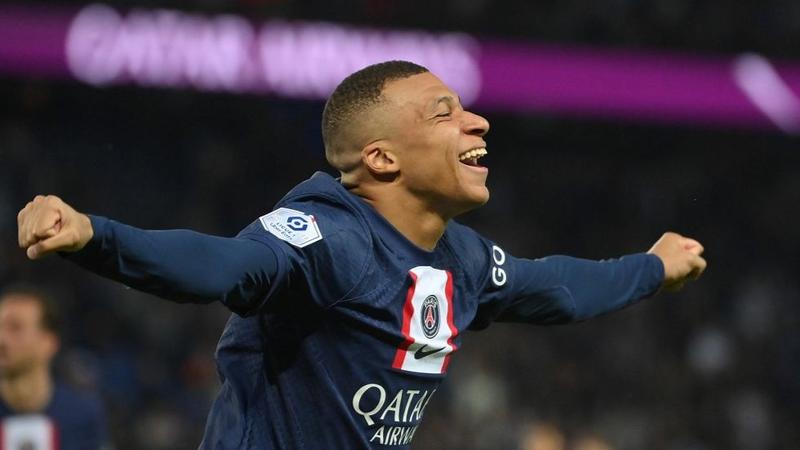 باريس سان جيرمان يرسل أجاكسيو إلى الدرجة الثانية ويقترب من اللقب